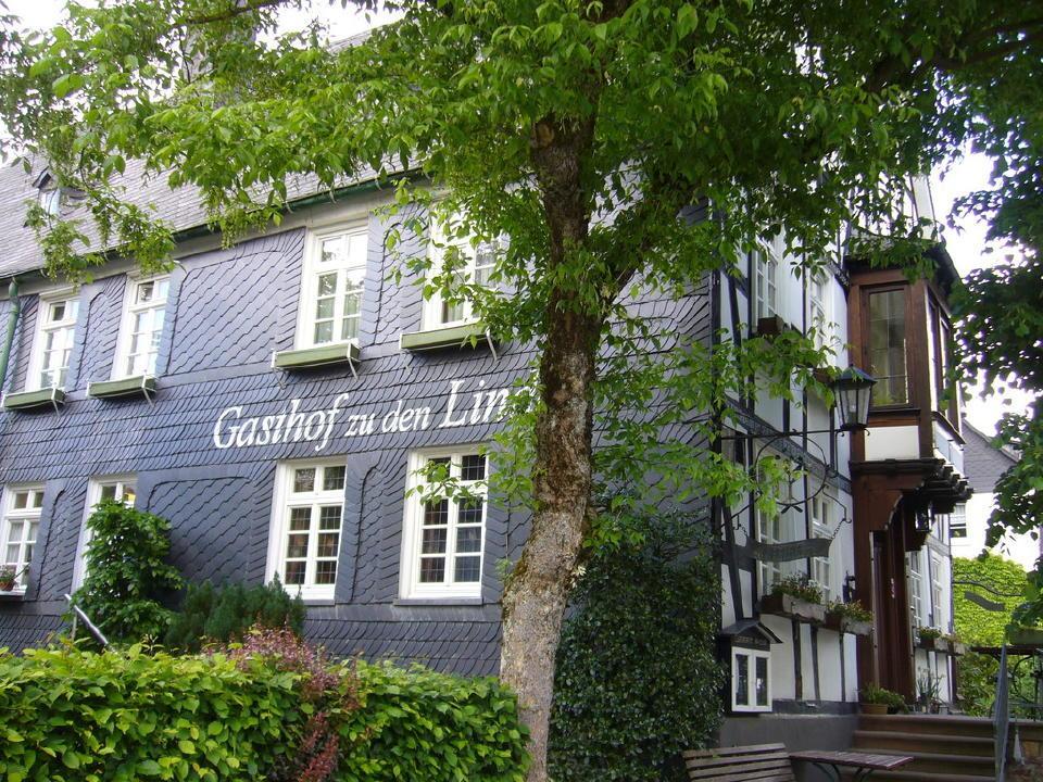 Hotel Gasthof Zu Den Linden Oberhundem Kültér fotó